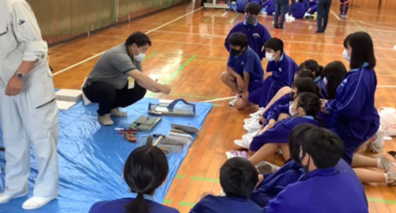 ものづくりマイスター派遣事業（藤沢市立高浜中学校）実施報告1